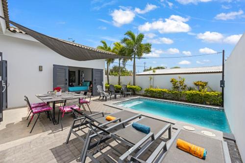 Willemstad Villa | Villa Color Breeze