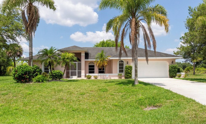 Harris Villa | Villa Conny, Large Pool Home in Quiet Neighborhood.