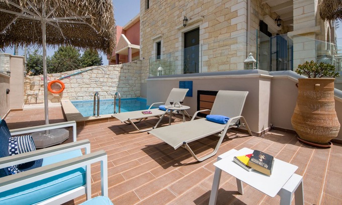 Kato Stalos Villa | Villa Constancia Las villas más increíbles para ti y tu familia