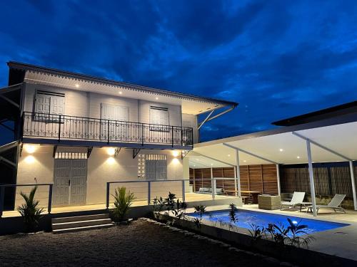 Cayenne Casa | VILLA CORNELIE