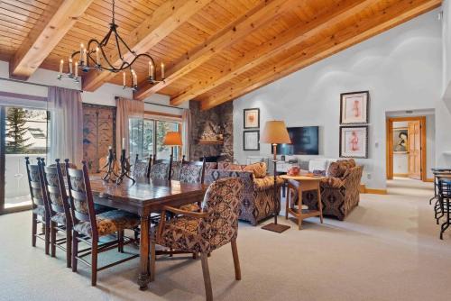 Vail Apartamento | Villa Cortina 330 by East West Hospitality