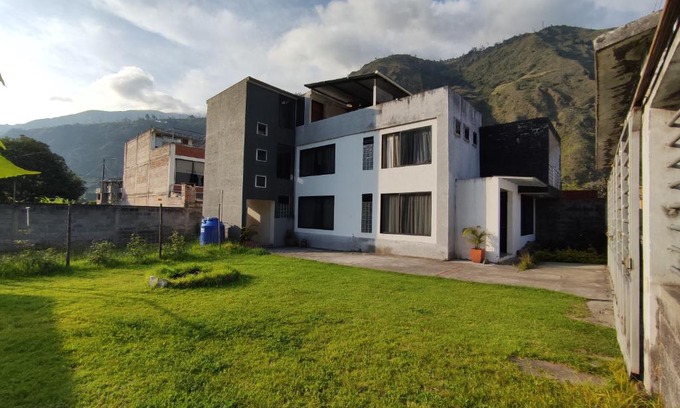 Baños de Agua Santa Villa | Villa Cosmopolita
