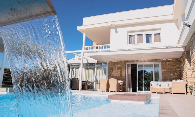 Costa Dorada Villa | Villa Cristina – Tu refugio junto al mar en L’Ametlla de Mar