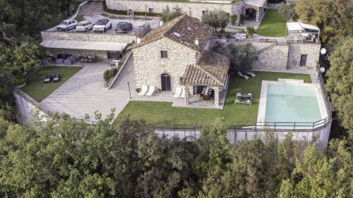 Calenzano Villa | Villa Crociferi