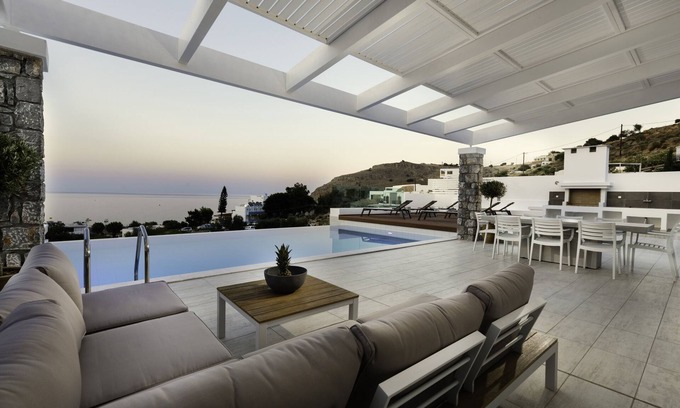 Vlicha Villa | VILLA CRISTAL EN LINDOS CON PISCINA