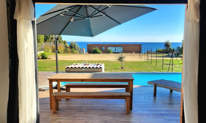 Bravone Villa | Villa de 100 m² les Pieds Dans L'eau Avec sa Piscine Privée