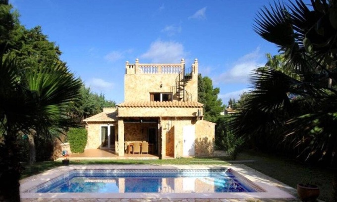 Cielo de Bonaire Casa | Villa de Bonaire, Alcudia, large garden + pool, close to the beach, WiFi, for 8 people