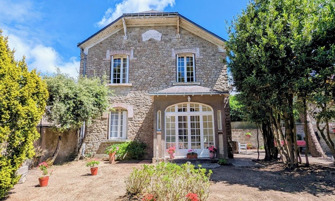 Pornichet Villa | VILLA DE CARACTERE DANS UN JARDIN ARBORE CLOS A 5MN DES COMMERCES ET DE LA PLAGE