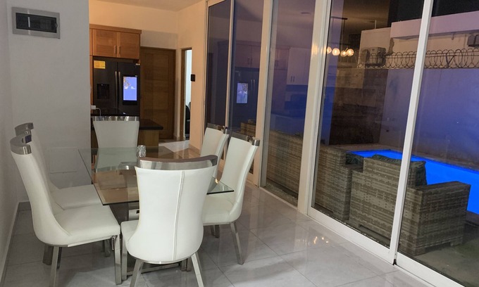 San Pedro de Macoris Villa | Villa de lujo con Picsina Privada a 10 minutos del centro de la ciudad