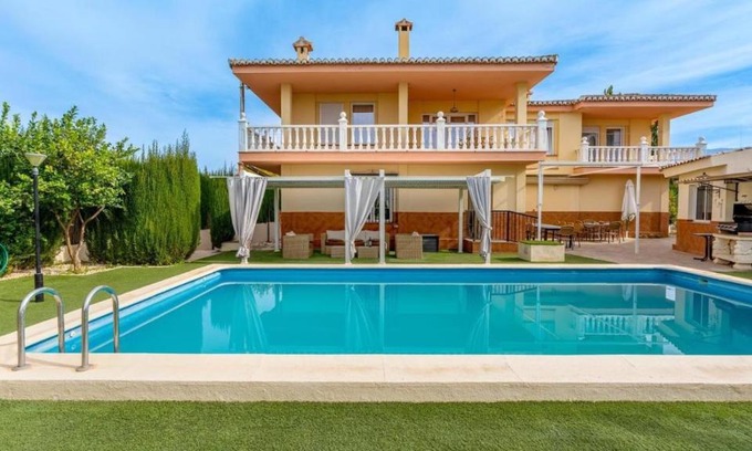 Gojar Casa | Villa de la Acacia
