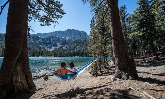 Mammoth Lakes Condominio | Villa de los Pinos 30 Great Complex Amenities, Walk to Town by RedAwning