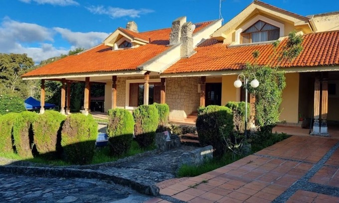 Cuenca Casa | Villa de Lujo a 15 minutos del Centro Histórico de Cuenca