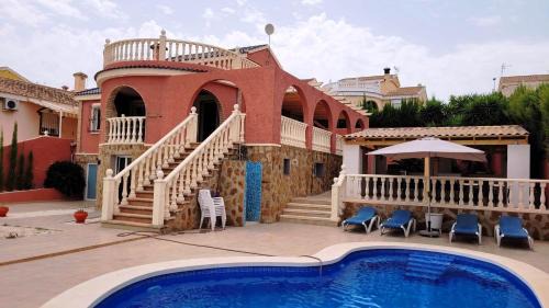 Gran Alacant Villa | Villa de lujo con piscina privada y barbacoa R11 by Novadesta