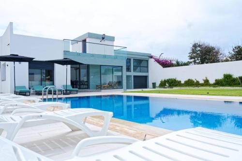 Tamariss Villa | Villa de Luxe à Casablanca Piscine Privée Fibre 100 Mbps Netflix et YouTube Premium