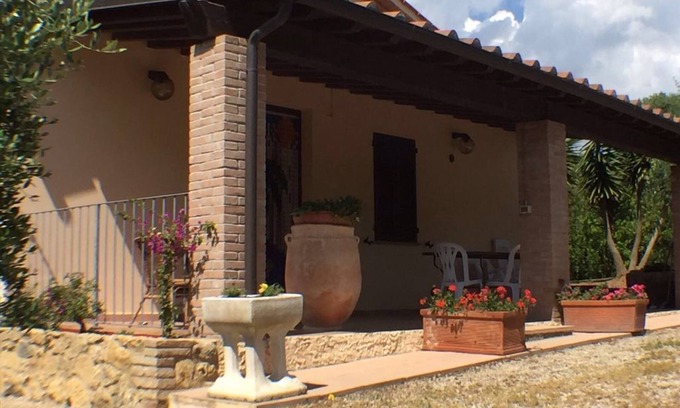 Cecina Villa | Villa dei Fiori Margherita Enclosed garden, Private Pool, PET FRIENDLY