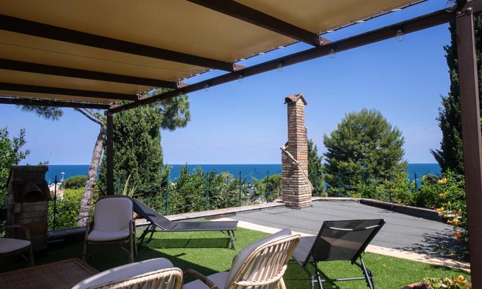Numana Apartamento | VILLA DEL MARE - Numana, meravigliosa villa a 100mt dal mare