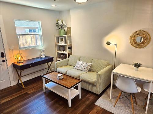 Meadowlawn Apartamento | Villa del Sol St Pete