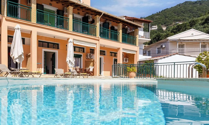 Katavolos Apartamento | Villa Delphine by Tsiolis family ★ shared pool
