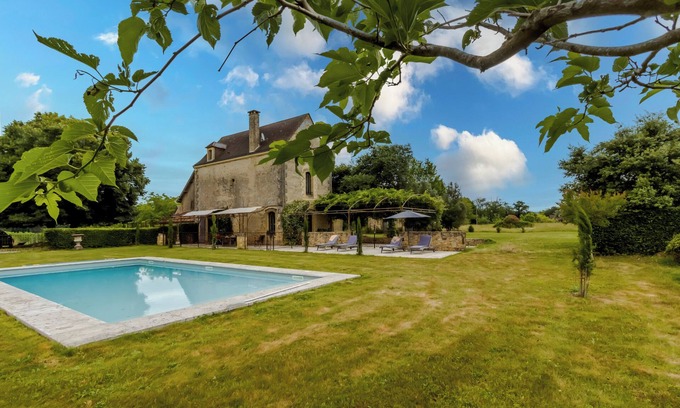 Domme Villa | Villa 'Demeure Au Coeur De La Nature' con piscina privada, terraza privada y Wi-Fi