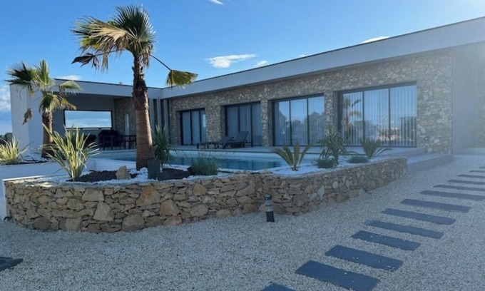 Quartier des Espesses Villa | 🏡 Villa des 5 Sens - Elegance, Space and Serenity at the gates of Nîmes