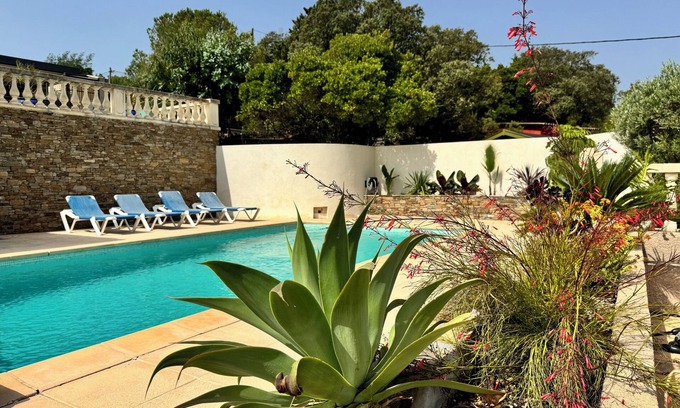 Bormes-Les-Mimosas Casa | Very nice air-conditioned rental 5 minutes from the sea with swimming pool and private parking.