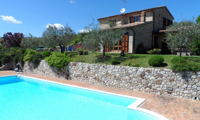 Todi Villa | Villa Diana. Exclusive villa with pool for a vacation in the green of Umbria.