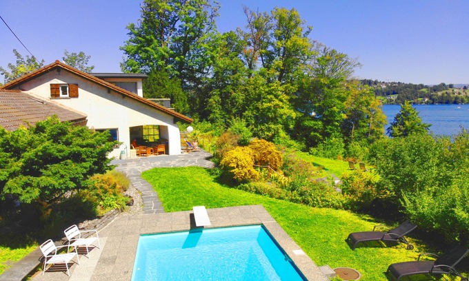 Horw Villa | Villa directamente en el lago con piscina privada, playa propia y casa de botes