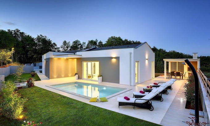 Rebici Villa | FAMILY HOLIDAY VILLA WITH FITNESS AND POOL HEATING ONLY 3 KM FROM THE BEACH
