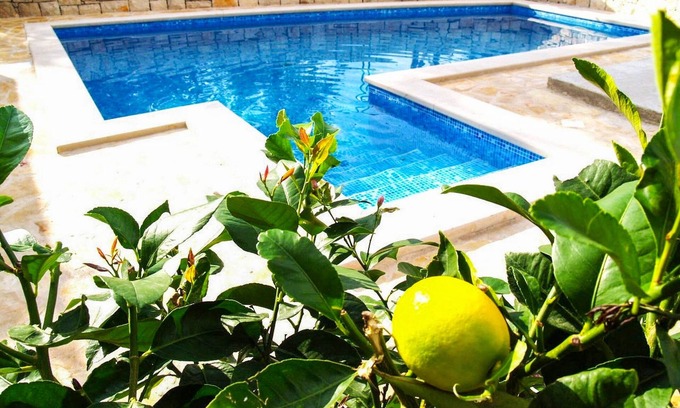 Sutivan Villa | Villa Dvornik con dos piscinas para 3 familes, Sutivan, Isla de Brac, Croacia