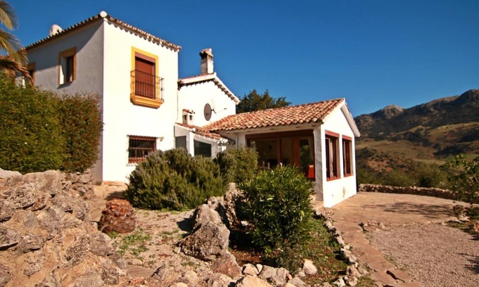 Montecorto Villa | Villa "El Cortijo" con vistas a la montaña, piscina privada, terraza, A/C y Wi-Fi