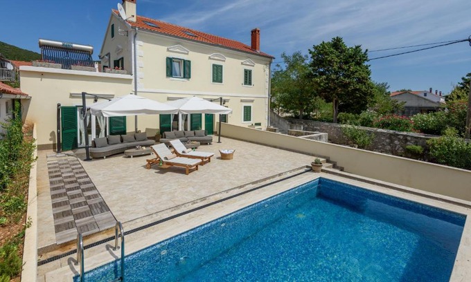 Ist Casa | Villa Elen