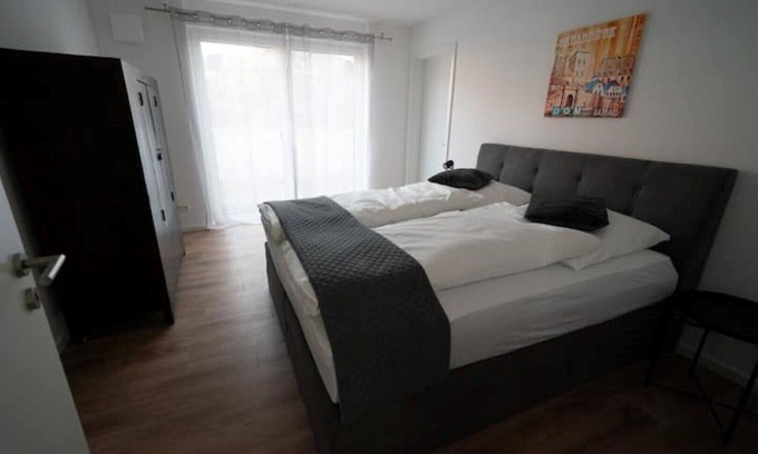 Osnabrueck Casa | Villa Emma: Lion poodle, not a mechanic's apartment