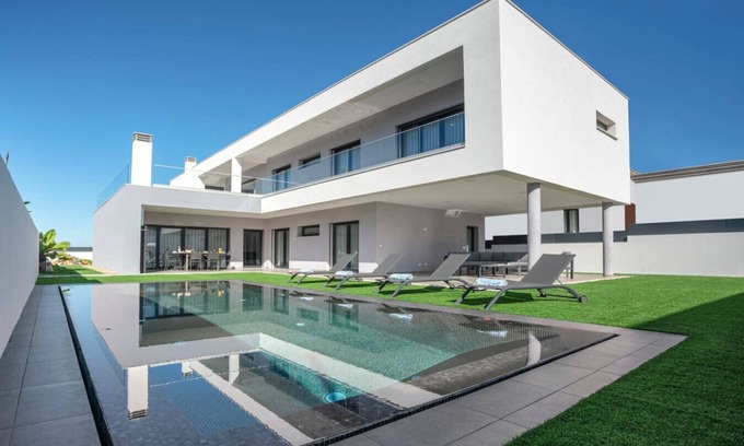 Montes de Alvor Villa | Villa Emma - Villa de lujo de 5 dormitorios con piscina y jacuzzi Alvor