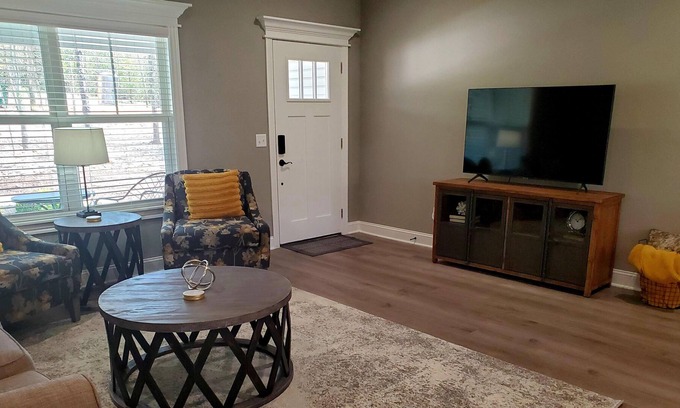 Holiday Island Casa | Villa Emory on the Lake. Close to Eureka Springs