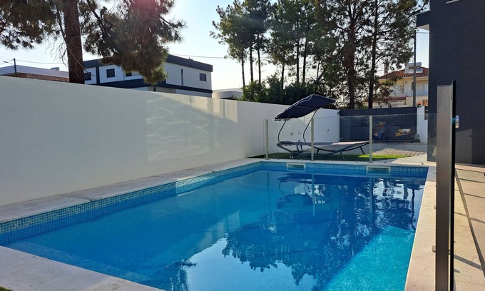Seixal Villa | Villa Encantada with pool