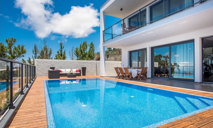 Prazeres Casa | Villa Enjoy - The Name Says it All