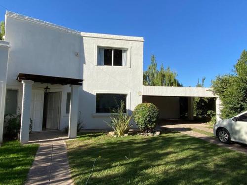 Chacras de Coria Casa | Villa Entre Fresnos