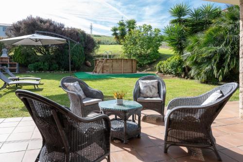 Revilla Casa | Villa entre Santander y Cabárceno con piscina