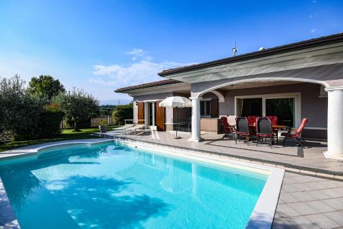 Solarolo Villa | Villa Erika