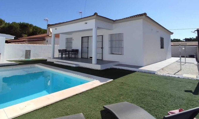 Chiclana de la Frontera Cabina | VILLA ILUSION A 15 MIN DE LA PLAYA