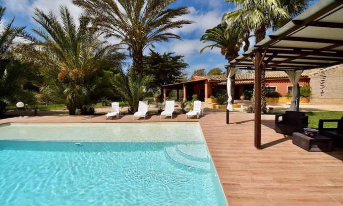 Chiclana de la Frontera Villa | Villa Albacora con impresionante jardín privado