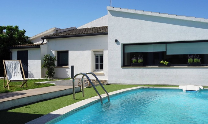La Pobla de Montornes Casa | Villa Olivers: elegancia y comodidad con piscina privada