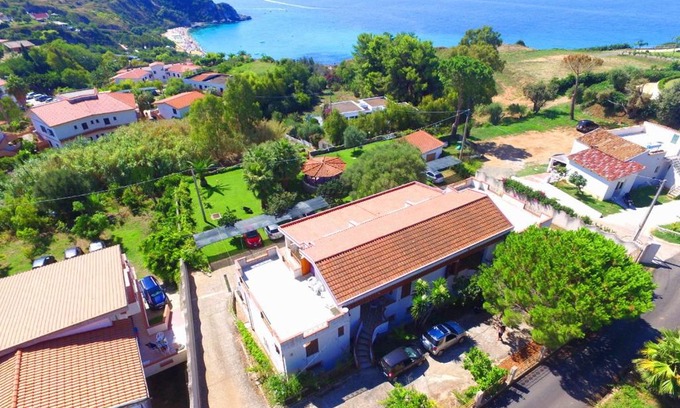 Ricadi Apartamento | Villa Eulalia
