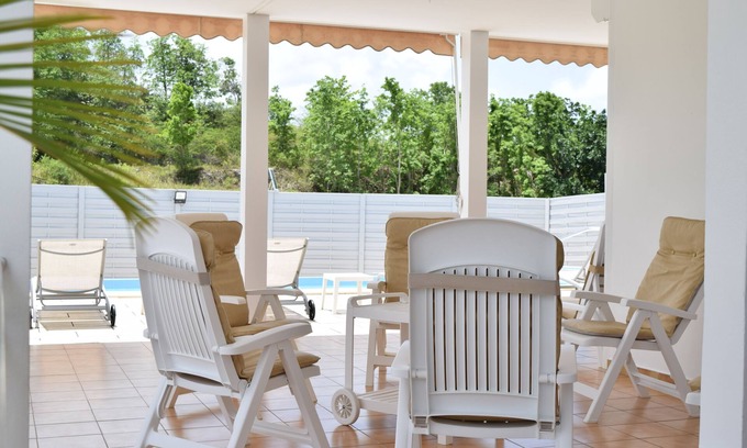 Les Abymes Villa | Villa Eva ubicada en el campo de Abymes