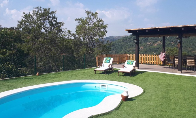 Gaucín Chalet De Esquí | Villa Evelyn! Sol, Relajación, Naturaleza y Privacidad