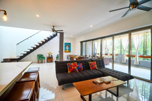 Barrio Zama Villa | Villa Ewa - Private pool, high-speed internet, modern style, perfect for families and digital nomads