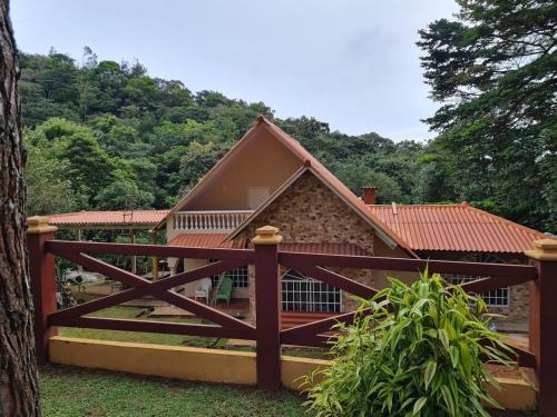 Cerro Azul Chalet De Esquí | Villa Faris