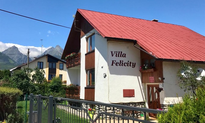 Nova Lesna Casa | Villa Felicity