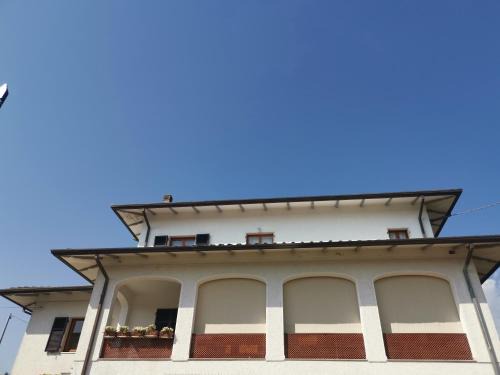 Luni Casa | Villa Flora Affittacamere