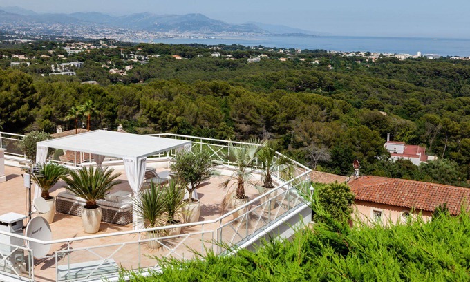 Pointe Croisette Villa | Villa Florentine - Golfe-juan , 500 m² Habitable, Très Beau Jardin Paysagé